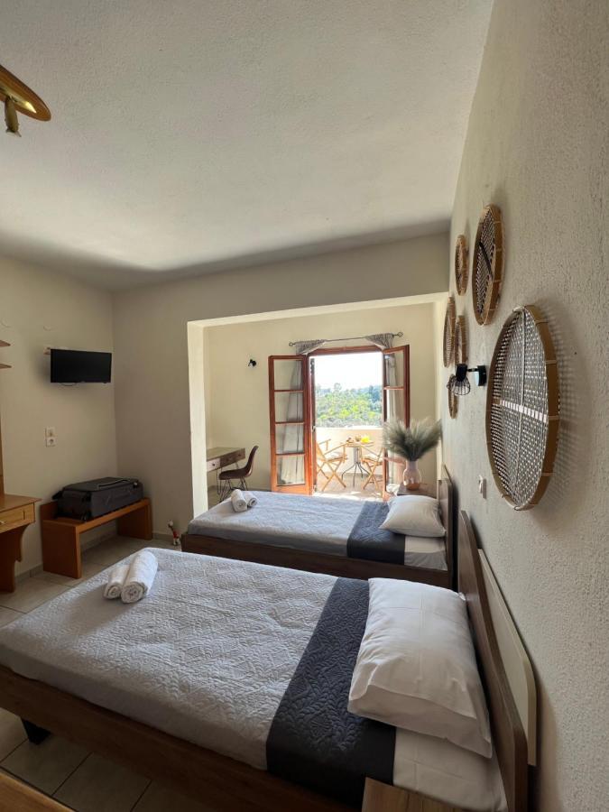 Jimmy'S Guest House Skiathos Екстер'єр фото